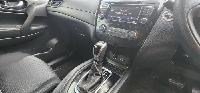 2022 Nissan X-TRAIL ST