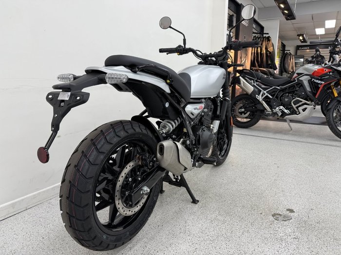 2026 Royal Enfield GUERILLA 450 Silver