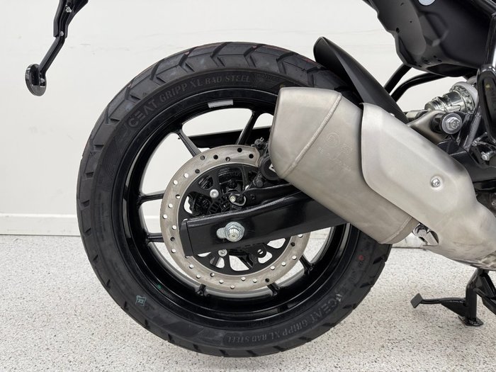 2026 Royal Enfield GUERILLA 450 Silver