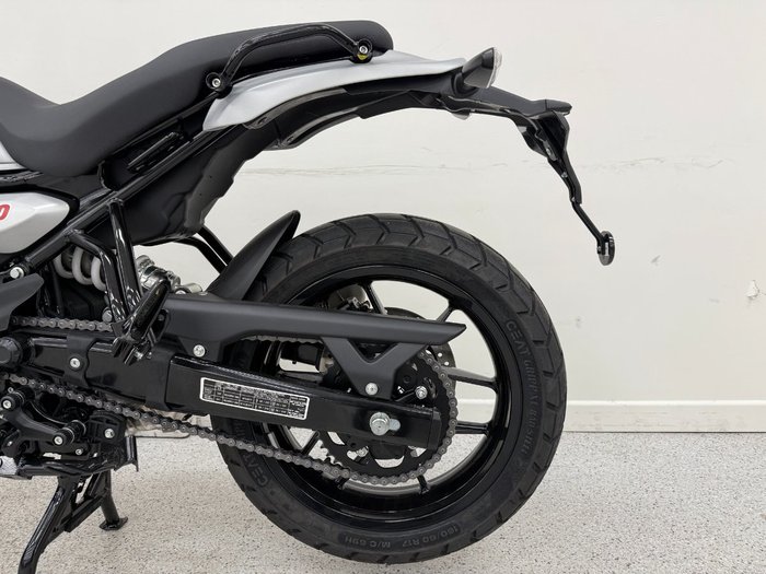 2026 Royal Enfield GUERILLA 450 Silver
