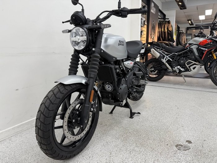 2026 Royal Enfield GUERILLA 450 Silver