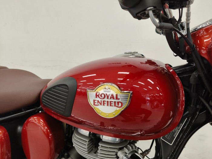 2026 Royal Enfield 2026 Royal Enfield 350CC CLASSIC 350 E5 Madras Red