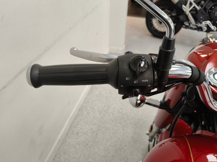2026 Royal Enfield 2026 Royal Enfield 350CC CLASSIC 350 E5 Madras Red