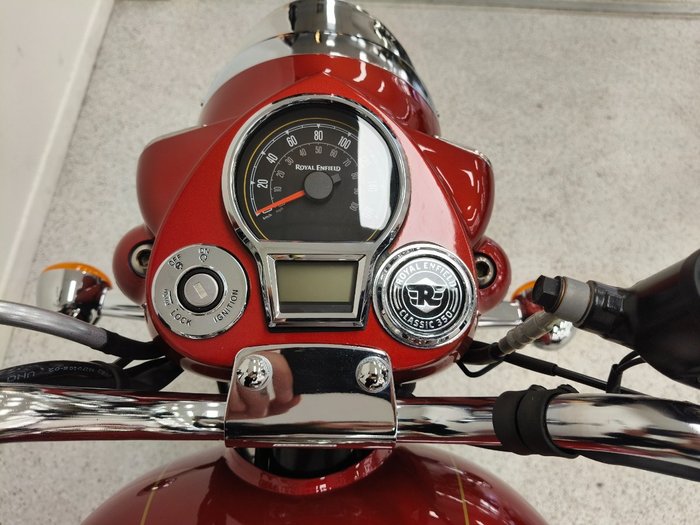 2026 Royal Enfield 2026 Royal Enfield 350CC CLASSIC 350 E5 Madras Red