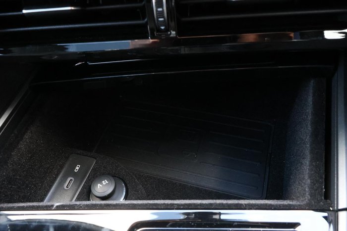 2025 Volkswagen Touareg 210TDI Wolfsburg Edition
