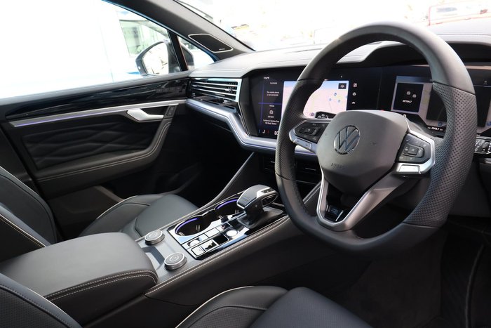 2025 Volkswagen Touareg 210TDI Wolfsburg Edition
