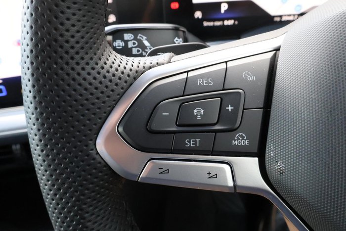 2025 Volkswagen Touareg 210TDI Wolfsburg Edition