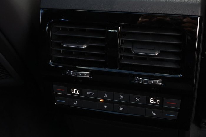 2025 Volkswagen Touareg 210TDI Wolfsburg Edition