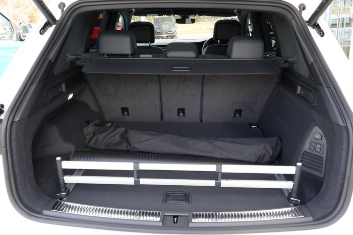 2025 Volkswagen Touareg 210TDI Wolfsburg Edition