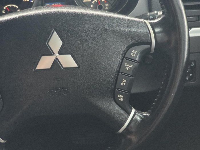 2011 Mitsubishi Pajero GLX