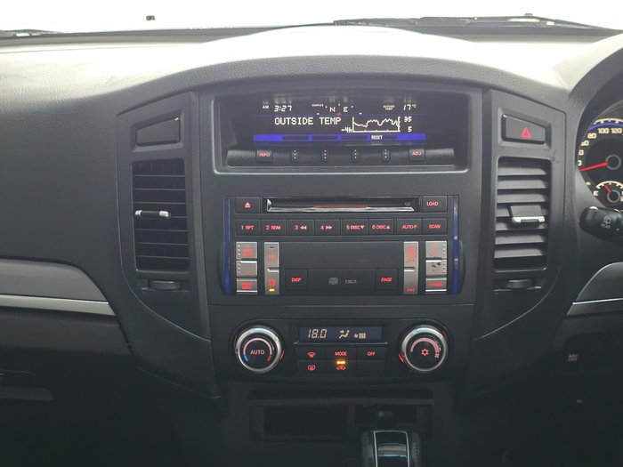2011 Mitsubishi Pajero GLX