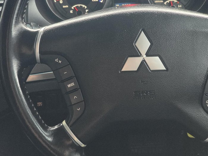 2011 Mitsubishi Pajero GLX