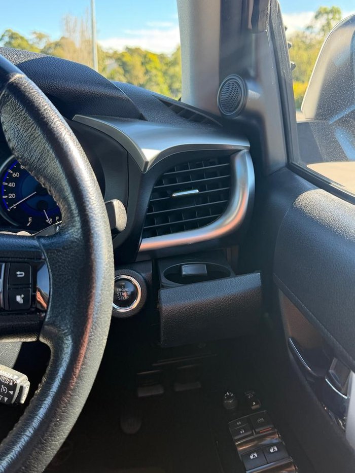 2019 Toyota Hilux SR5
