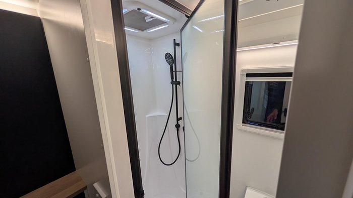 2025 Traveller Track 20' Bunk Save $7,299 Was $85,990