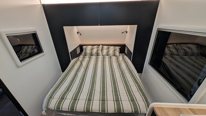 2025 Traveller Track 20' Bunk Save $7,299 Was $85,990