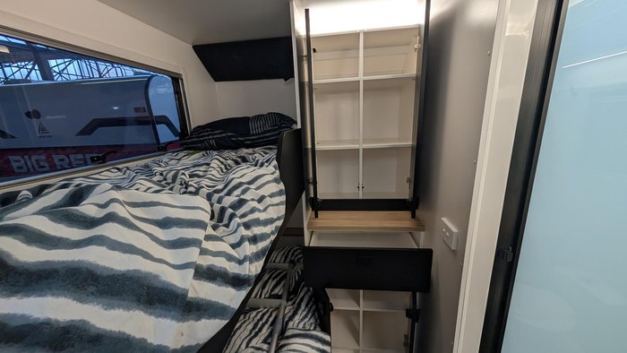 2025 Traveller Track 20' Bunk Save $7,299 Was $85,990