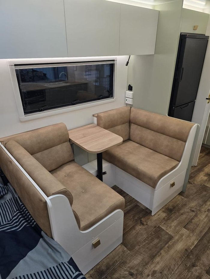 2025 New Age Caravans 15' New Age Manta Ray Expedition Save $9,258 Was $92,584