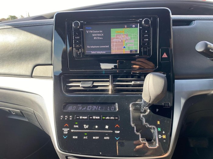 2018 Toyota Tarago GLi