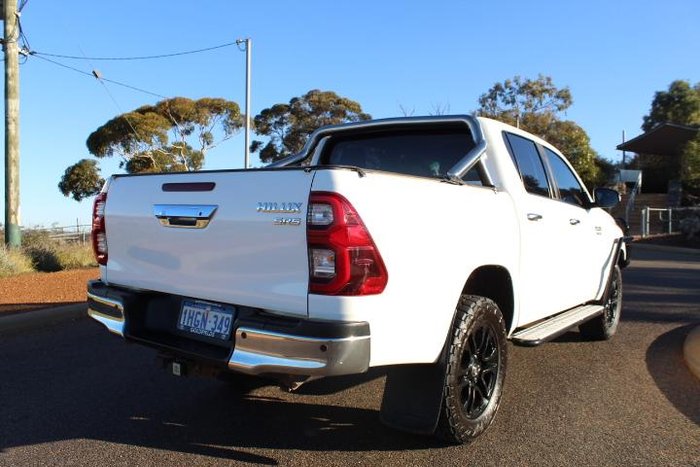 2021 Toyota Hilux SR5