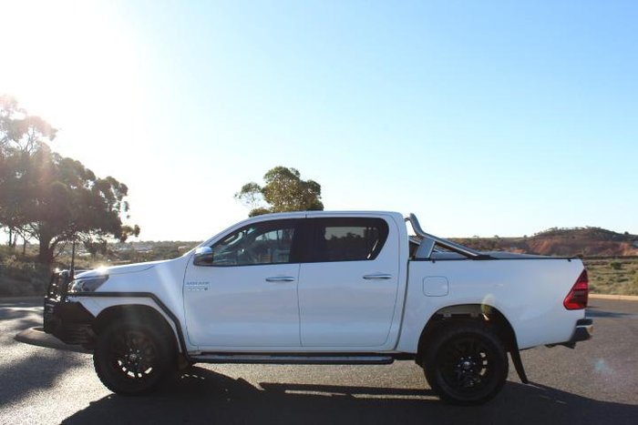 2021 Toyota Hilux SR5