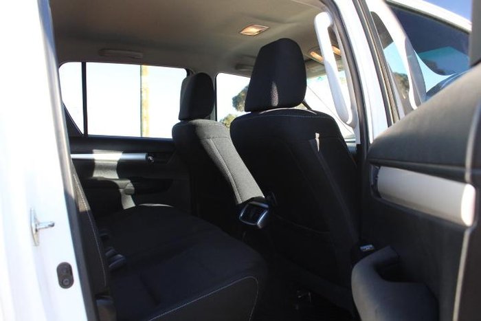 2021 Toyota Hilux SR5