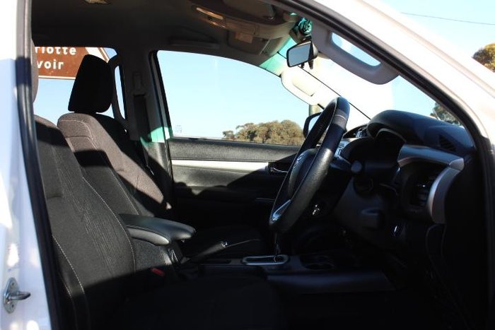 2021 Toyota Hilux SR5
