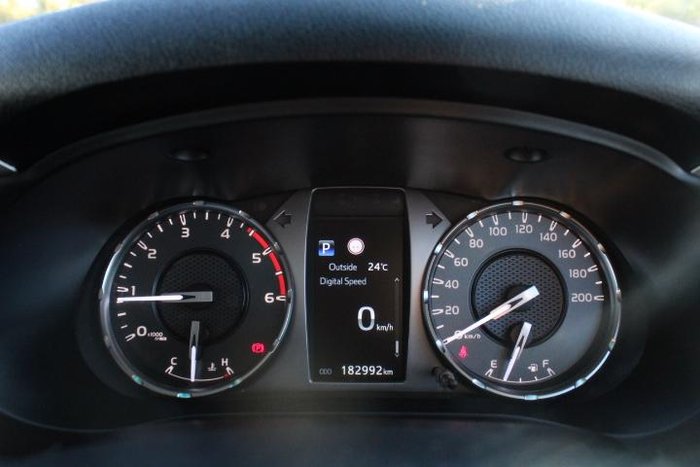 2021 Toyota Hilux SR5