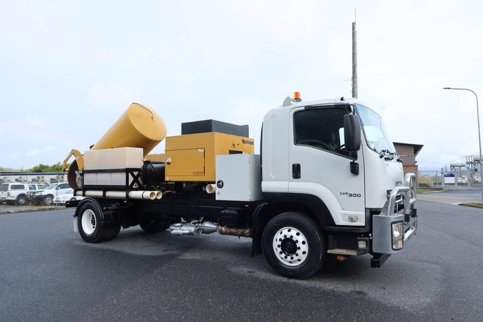 2017 Isuzu F Series
