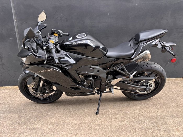 2025 Kawasaki NINJA 400 ZX-4R BLACK