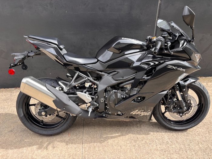 2025 Kawasaki NINJA 400 ZX-4R BLACK