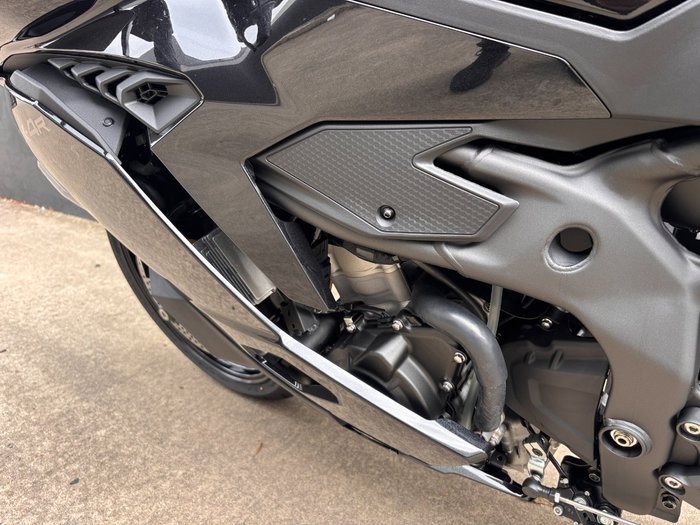 2025 Kawasaki NINJA 400 ZX-4R BLACK