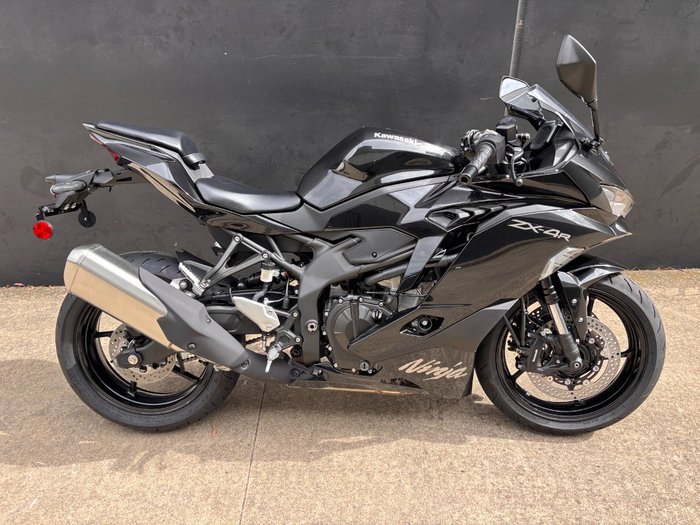 2025 Kawasaki NINJA 400 ZX-4R BLACK
