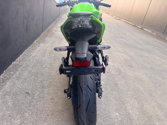 2026 Kawasaki NINJA 650L LIME GREEN