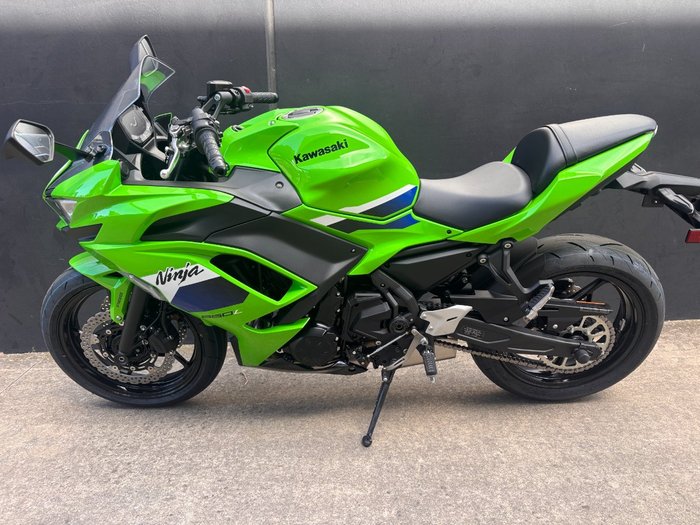 2026 Kawasaki NINJA 650L LIME GREEN