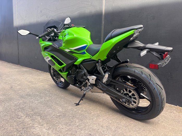 2026 Kawasaki NINJA 650L LIME GREEN