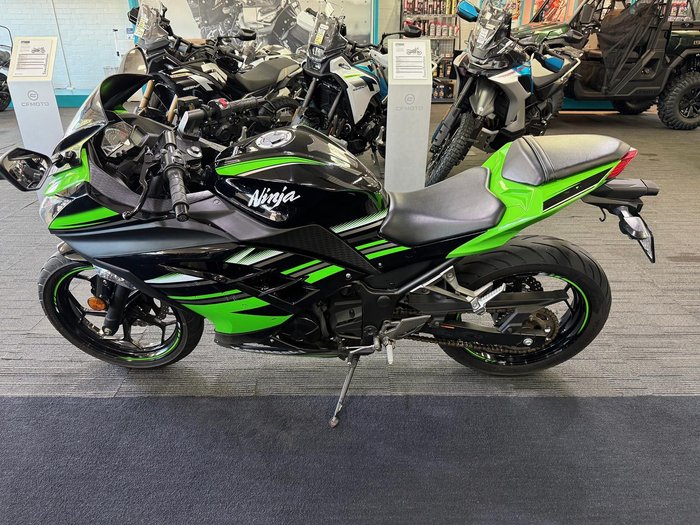 2016 Kawasaki Ninja 300 ABS (EX300B) Ninja Black