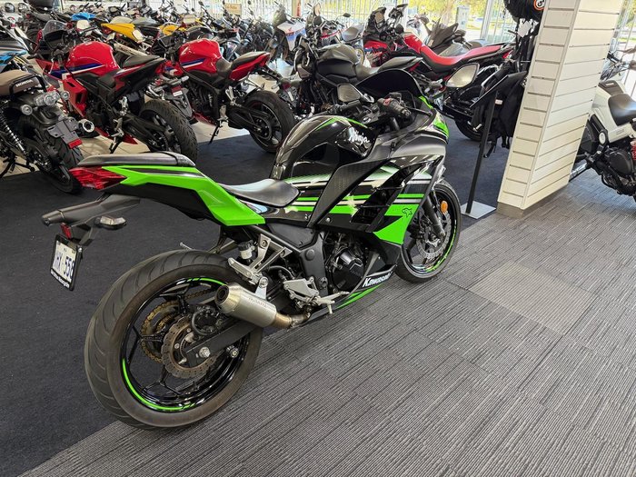 2016 Kawasaki Ninja 300 ABS (EX300B) Ninja Black