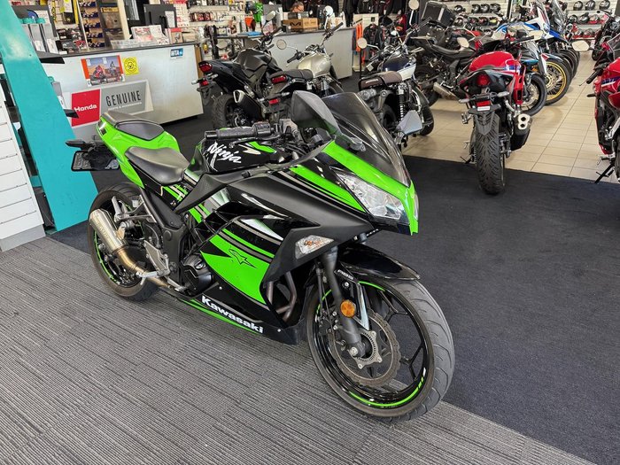 2016 Kawasaki Ninja 300 ABS (EX300B) Ninja Black