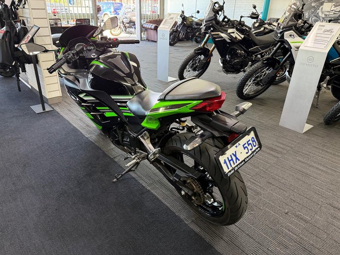 2016 Kawasaki Ninja 300 ABS (EX300B) Ninja Black