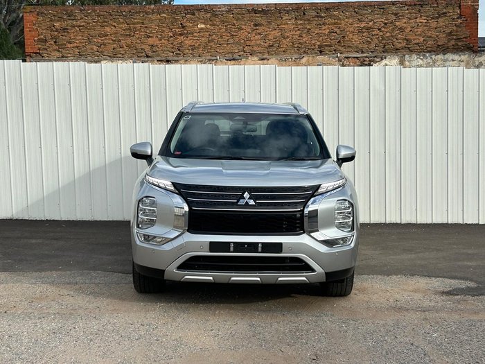 2022 Mitsubishi Outlander LS