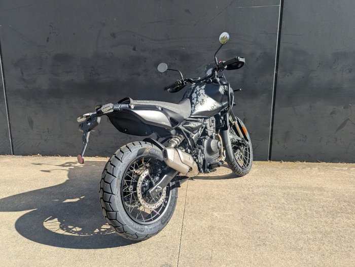 2026 Royal Enfield (see Also Enfiel HIMALAYAN 450 MANA BLACK