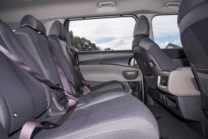 2025 Kia Carnival S