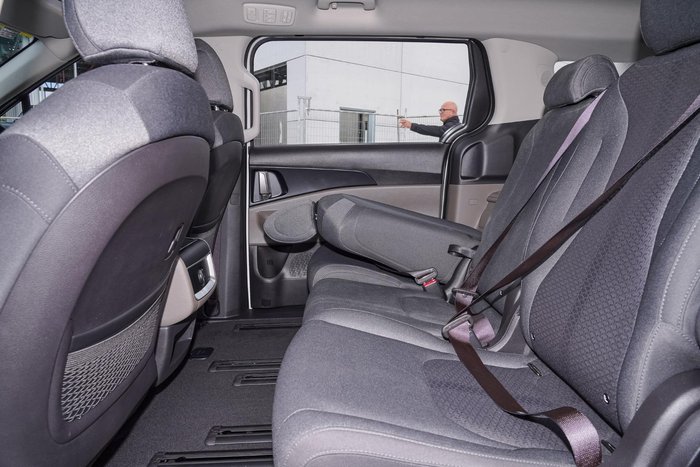 2025 Kia Carnival S