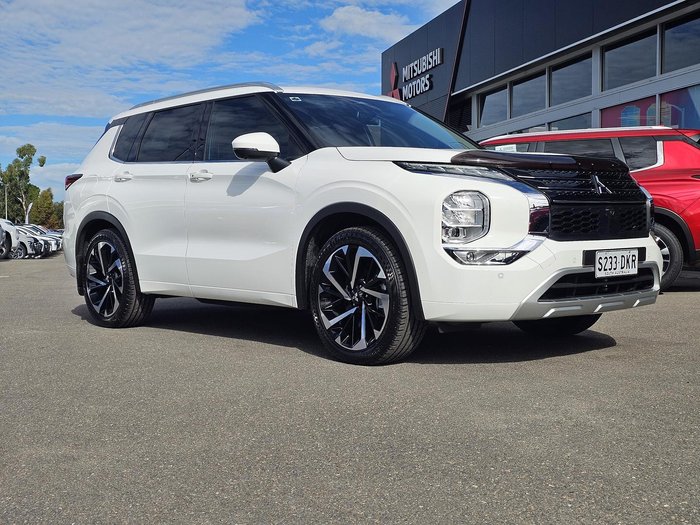 2024 Mitsubishi Outlander Exceed