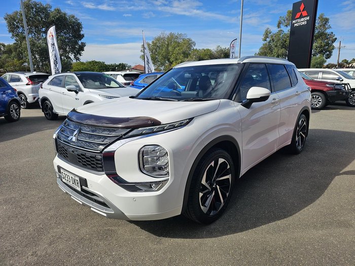 2024 Mitsubishi Outlander Exceed