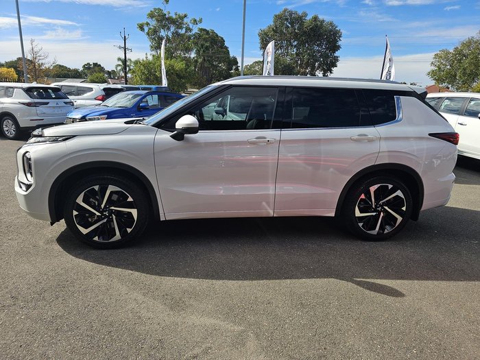 2024 Mitsubishi Outlander Exceed