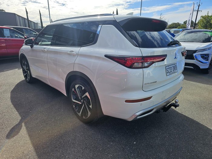 2024 Mitsubishi Outlander Exceed