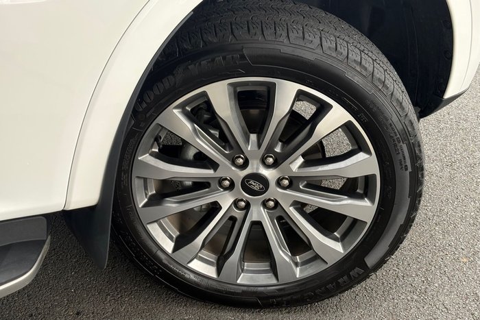 2025 Ford Everest Platinum