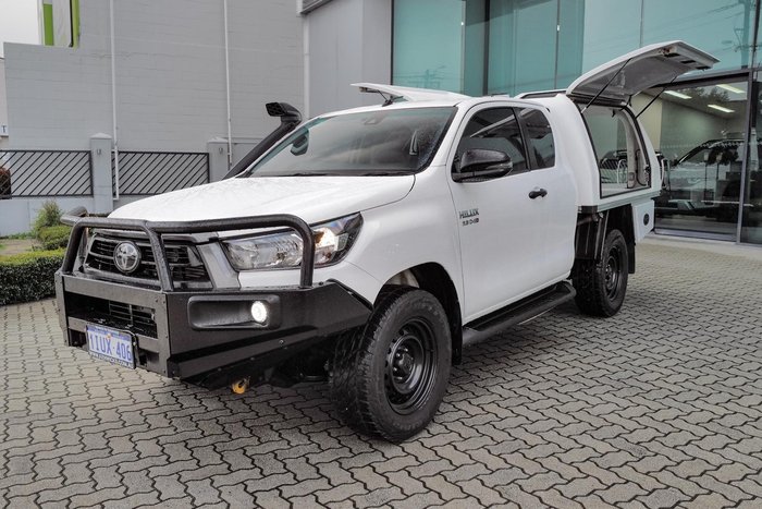 2020 Toyota Hilux SR