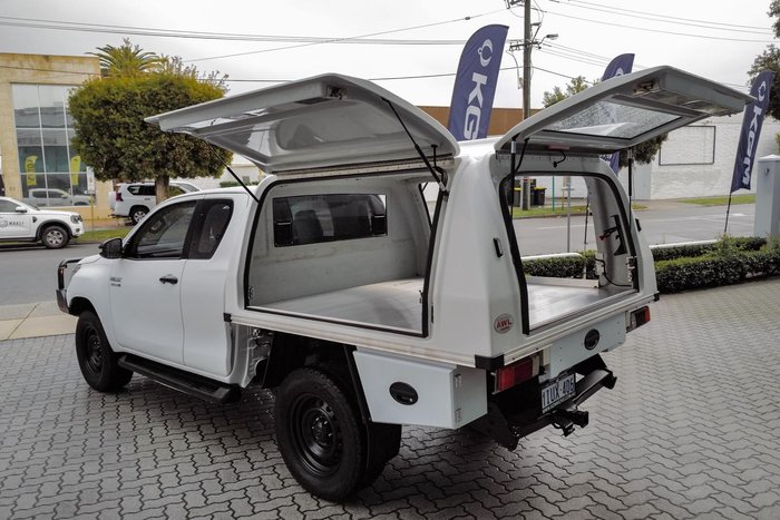 2020 Toyota Hilux SR